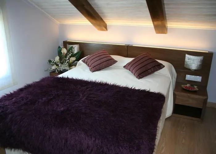 Rural Neixon Hotel *